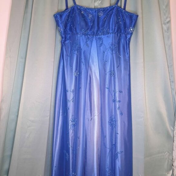 Prom Dress - Long Blue Ombre Dress with flower design - Picture 6 of 8